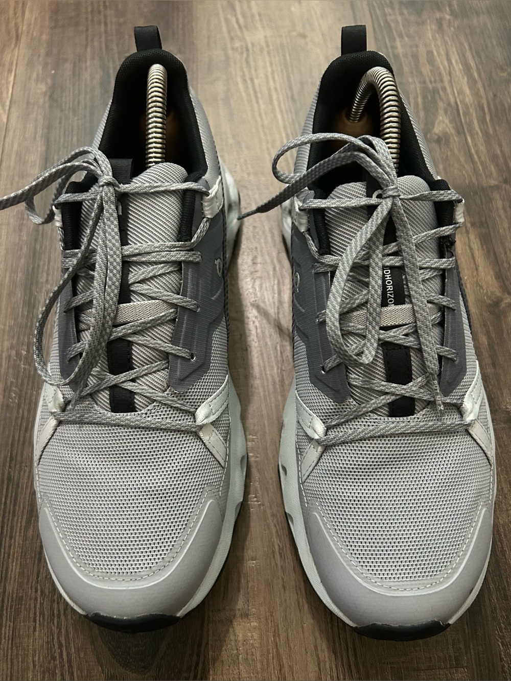 OnCloud Horizon Hiking Shoes In The Alloy/Frost Colorway. Men's Size 9 3ME100423